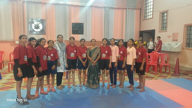 न्यू जीनियस कॉन्वेंट स्कूल धवली की बालिकाओं ने कबड्डी में दिखाई शानदार प्रतिभा, सेमीफाइनल में बनाई जगह